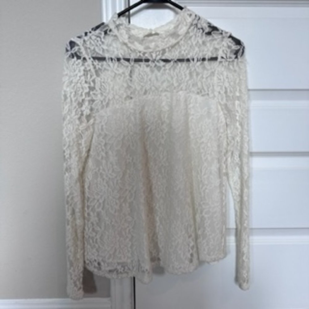 White lace long sleeve blouse